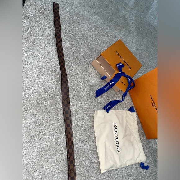 Louis Vuitton LV Initiales 25mm
Belt Damier 90 - Picture 8 of 12